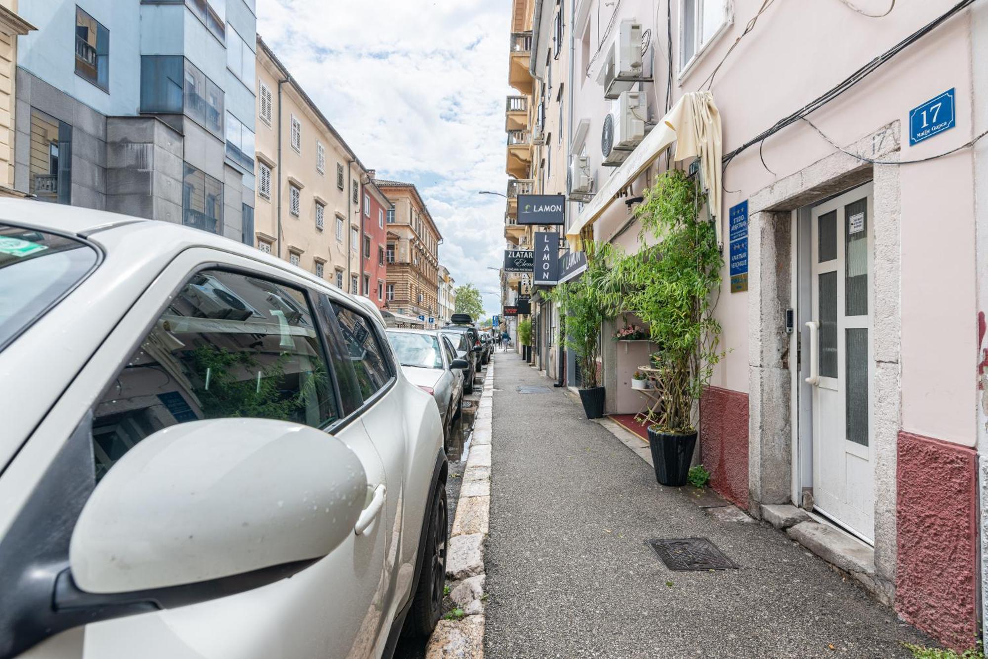 Small, Sweet & Cosy Apartments Rijeka Extérieur photo